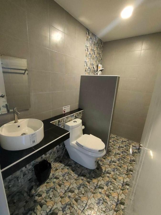 Wixky Hotel Nong Khai Extérieur photo
