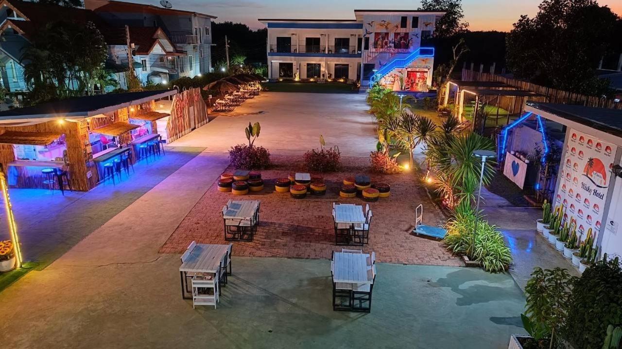 Wixky Hotel Nong Khai Extérieur photo